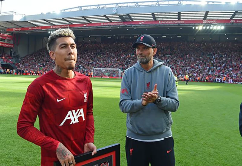 Klopp tri ân Firmino. ẢNH: GETTY Klopp tri ân Firmino. ẢNH: GETTY