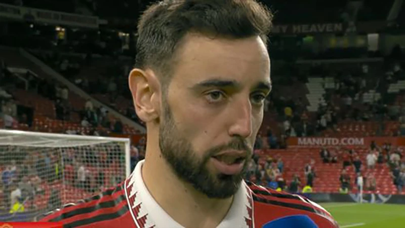 Bruno Fernandes muốn MU giành thêm 1 chiếc cúp nữa trước khi kết thúc mùa giải. ẢNH: MIRROR