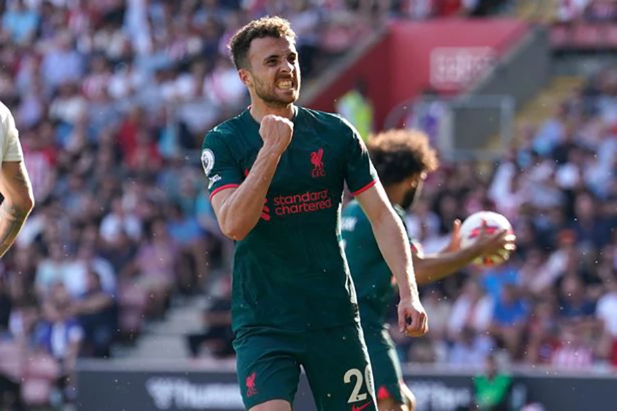 Jota lập cú đúp cho Liverpool trong trận cuối cùng của mùa giải. ẢNH: GETTY