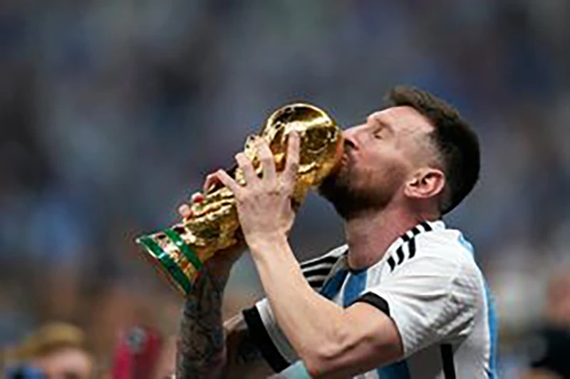 Messi sẽ không cùng tuyển Argentina bảo vệ chức vô địch World Cup vào năm 2026. ẢNH: MIRROR