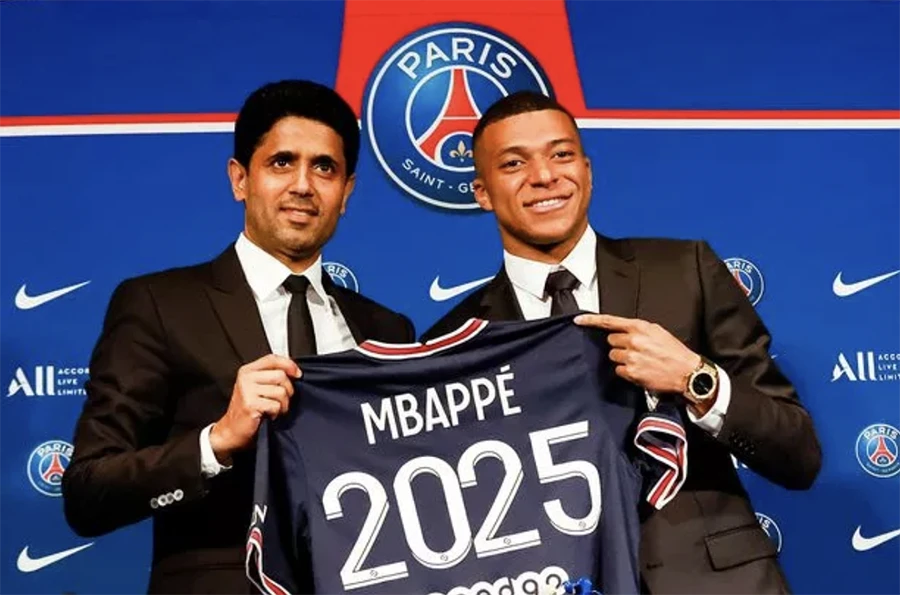 Chủ tịch Nasser Al-Khelaifi không thể giữ Mbappe ở lại PSG đến năm 2025. ẢNH: GETTY Chủ tịch Nasser Al-Khelaifi không thể giữ Mbappe ở lại PSG đến năm 2025. ẢNH: GETTY