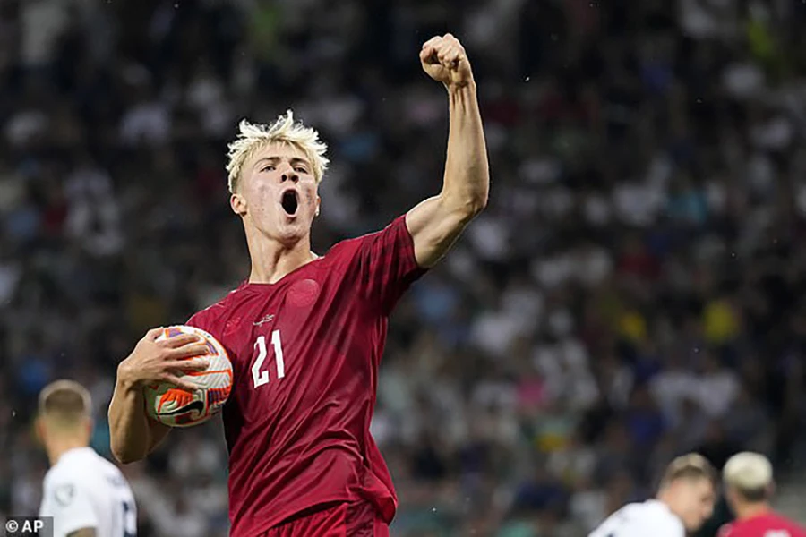 Rasmus Hojlund cũng là mục tiêu của MU. ẢNH: AP