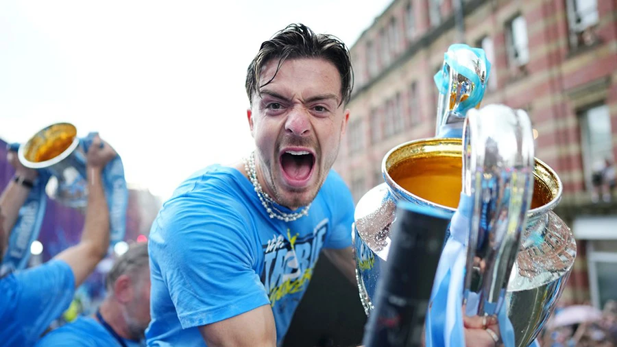 Man City giành cú ăn ba lịch sử mùa giải trước gồm Champions League, Premier League và FA Cup. ẢNH: GETTY