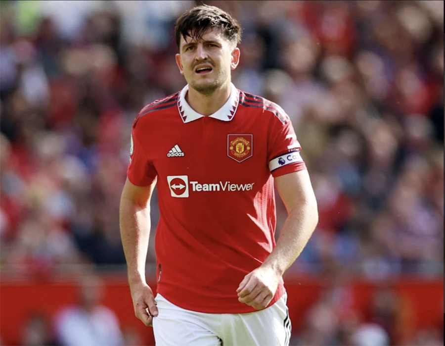 MU sẽ sớm tước băng đội trưởng của Harry Maguire. ẢNH: REUTERS