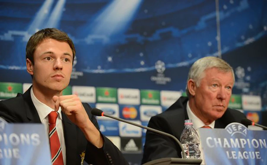 Sir Alex Ferguson rất thất vọng khi HLV Louis Van Gaal đẩy Evans rời Old Trafford. ẢNH: GETTY