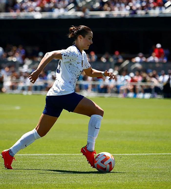 Hậu vệ Emily Fox của tuyển nữ Mỹ. ẢNH: INSTAGRAM FOX