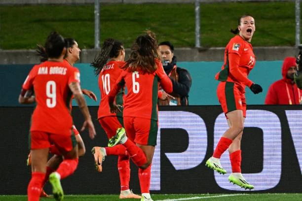 Các cầu thủ Bồ Đào Nha ăn mừng bàn thắng thứ hai. ẢNH: GETTY