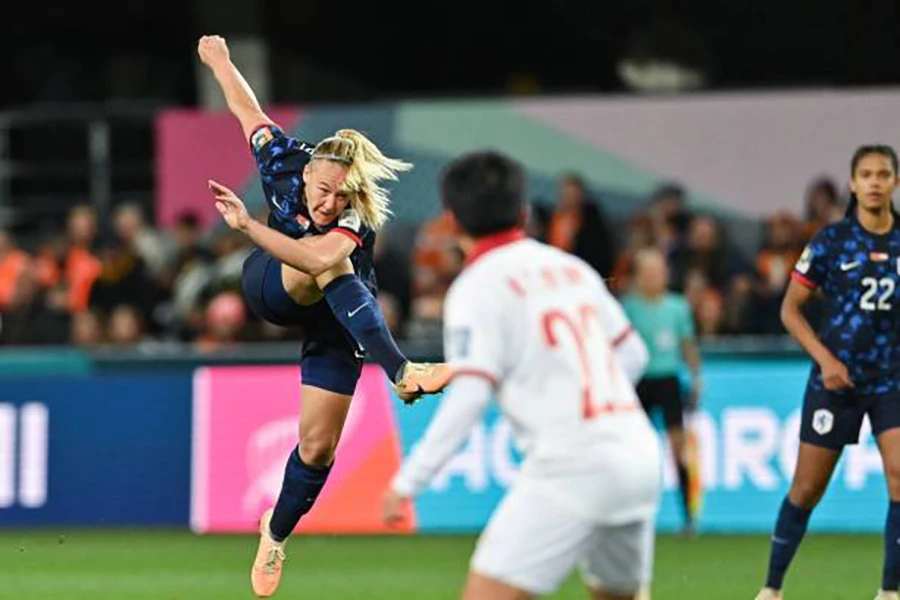 Hà Lan tung hàng chục cú dứt điểm về phía khung thành Việt Nam. ẢNH: GETTY