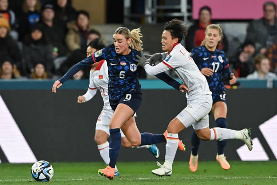 Tuyển nữ Việt Nam đang gặp quá nhiều khó khăn trước sự vượt trội của Hà Lan. ẢNH: GETTY