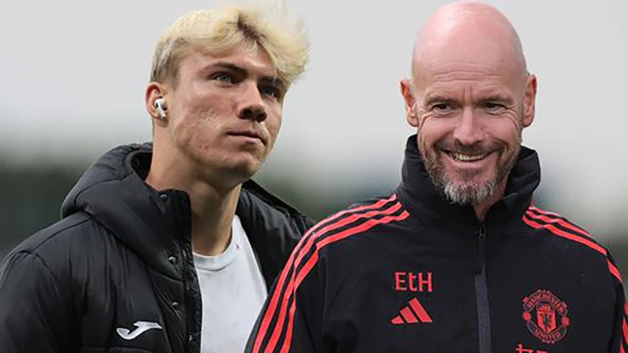 Ten Hag nuốt lời khi ký hợp đồng với 1 tiền đạo "rủi ro". ẢNH: MIRROR