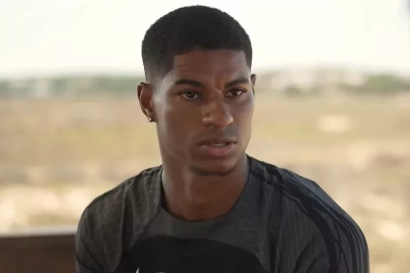 Rashford đã chia sẻ việc Ten Hag trừng phạt anh như thế nào? ẢNH: MIRROR