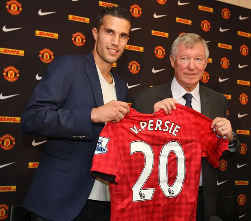 Sir Alex Ferguson sở hữu Robin Van Persie vào thời điểm tiền đạo này đã 29 tuổi. ẢNH: GETTY