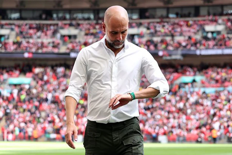 Bây giờ, Pep Guardiola sẽ phải làm quen với việc trận đấu kéo dài vì thời gian bù giờ. ẢNH: GETTY