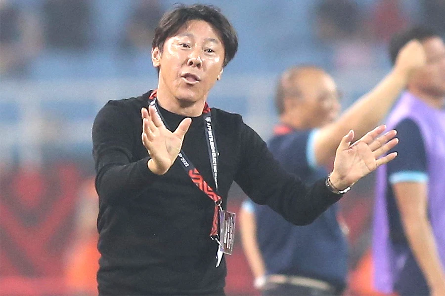 HLV Shin Tae-yong dẫn dắt U-23 Indonesia thực hiện mục tiêu vô địch Đông Nam Á. Ảnh: ANH THỎA