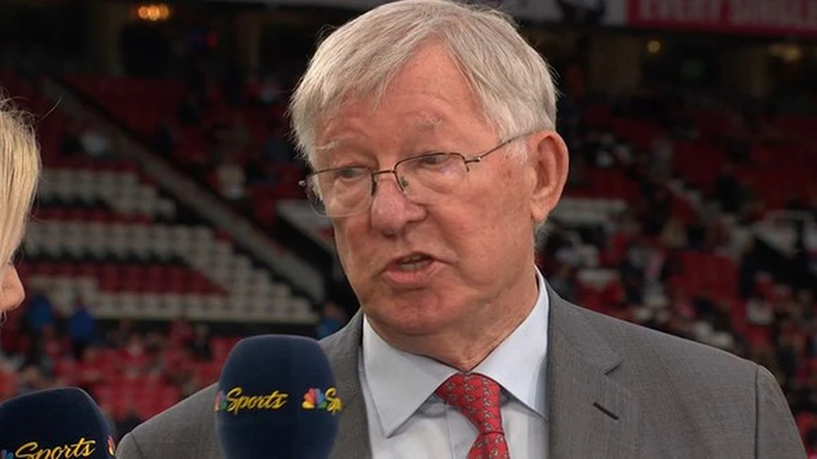 Sir Alex Ferguson là HLV huyền thoại của Manchester United và cả Premier League. ẢNH: MIRROR