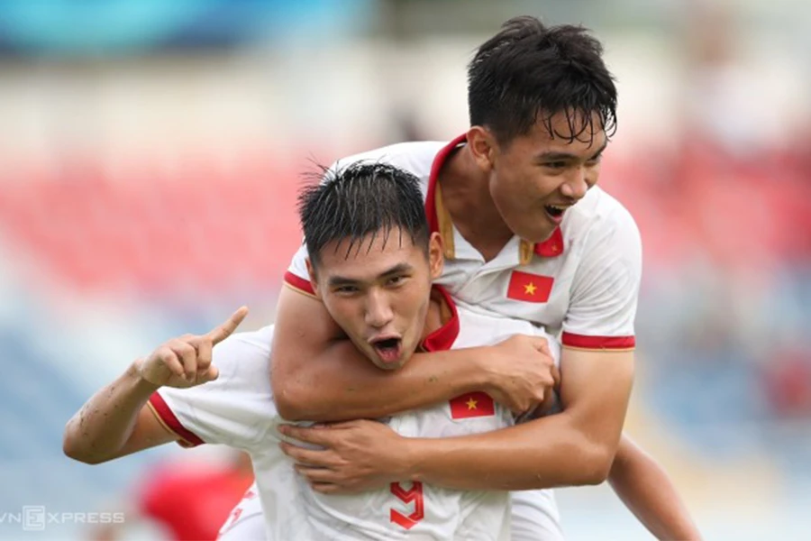 Đinh Xuân Tiến ghi bàn trong chiến thắng 4-1 của U-23 Việt Nam. Ảnh: ANH THỎA Đinh Xuân Tiến ghi bàn trong chiến thắng 4-1 của U-23 Việt Nam. Ảnh: ANH THỎA