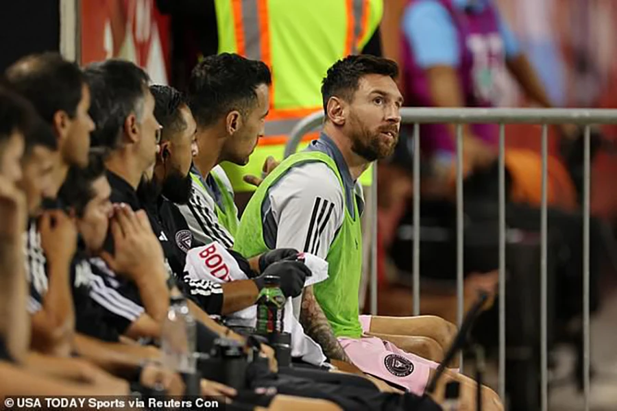 Messi ngồi dự bị trong trận Inter Miami gặp New York Red Bull. ẢNH: REUTERS