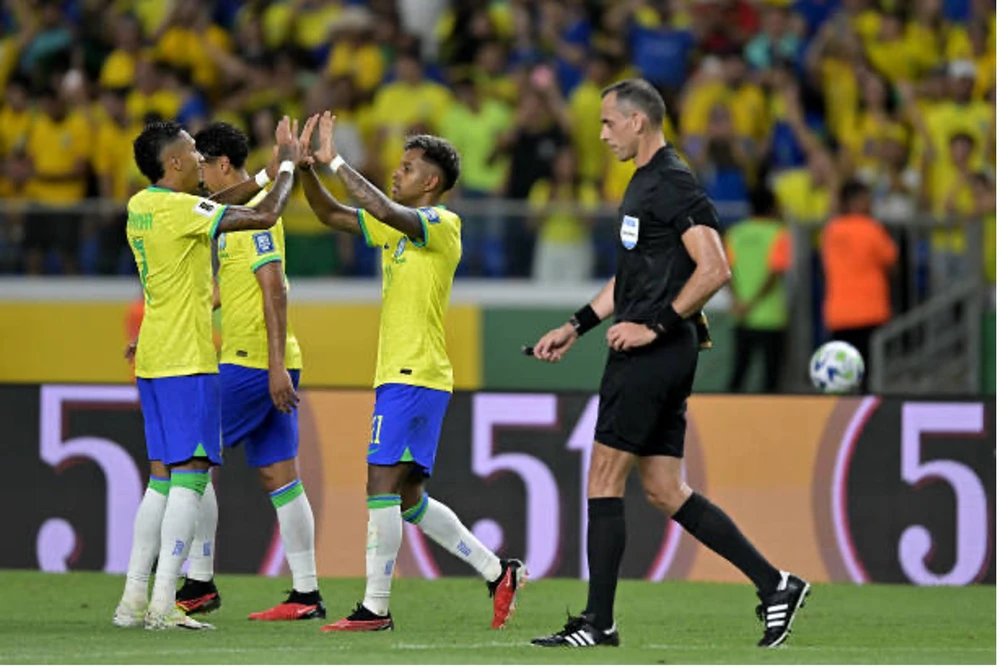Rodrygo mở tỉ số cho Brazil. Ảnh: GETTY