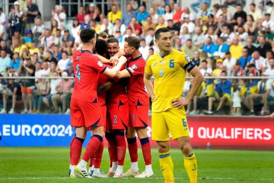 Walker giúp tuyển anh giữ lại 1 điểm trước Ukraine. Ảnh: Getty