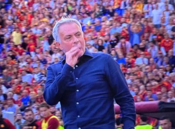 mourinho-as-roma.jpeg