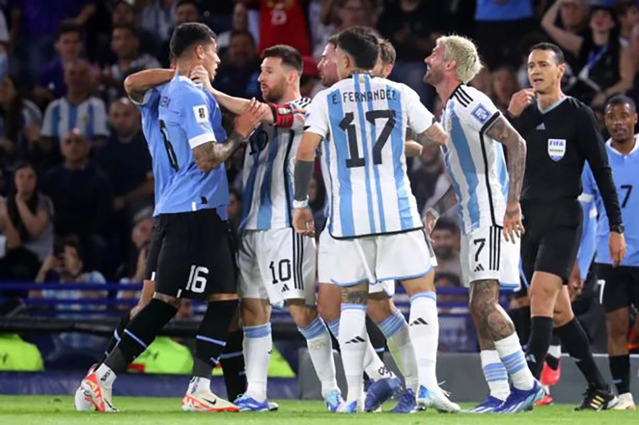 messi-chi-trich-uruguay.jpeg