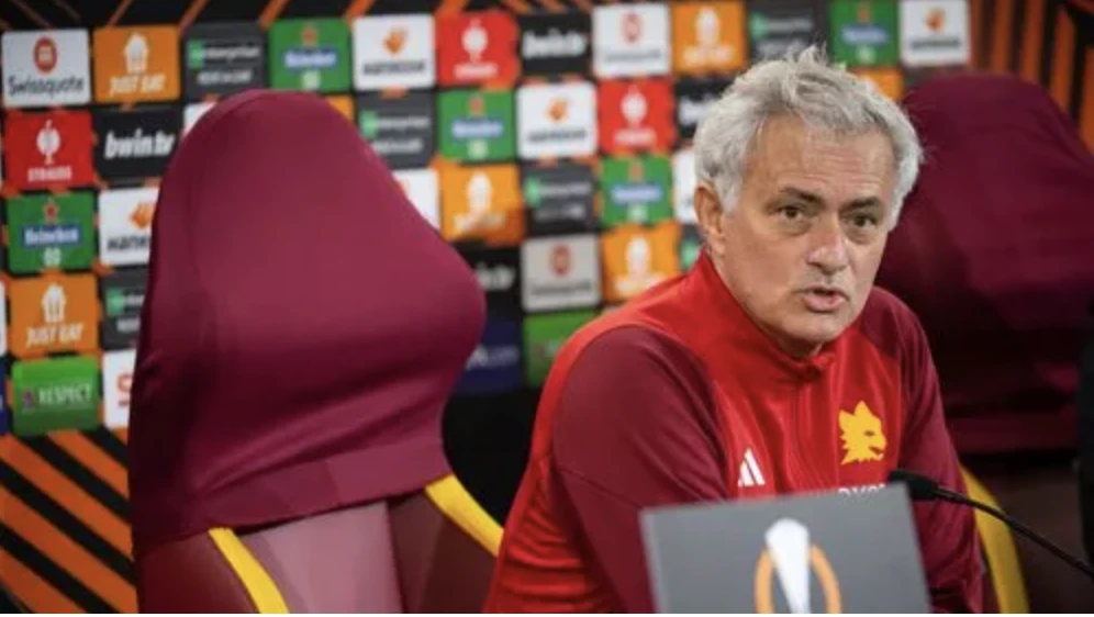 as-roma-jose-mourinho-4641.png
