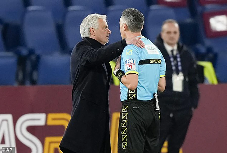 mourinho-as-roma-4546.jpg