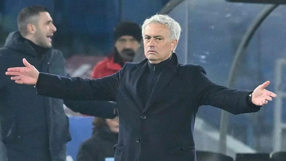 as-roma-jose-mourinho.jpg