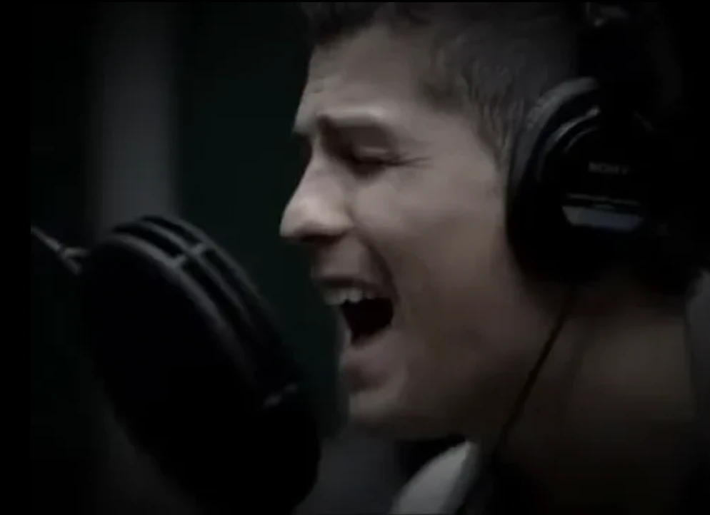 Ronaldo hát trút bầu tâm sự