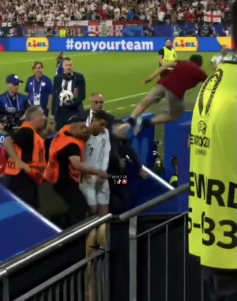 khoảnh khắc kinh hoàng