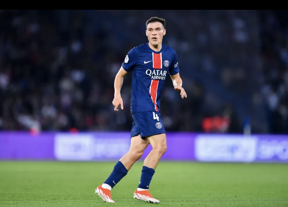 tân binh thứ 5 của MU,UGARTE,MU