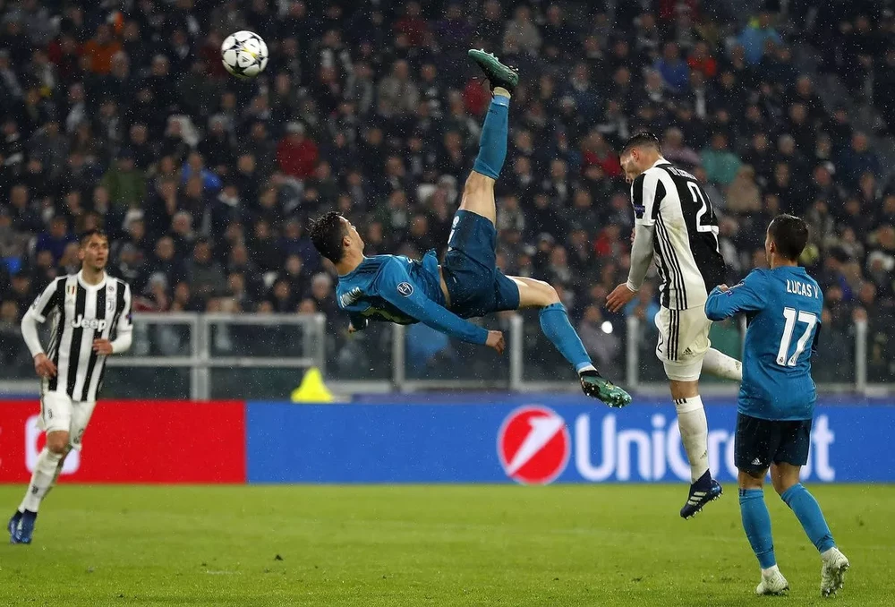 xe-dap-chong-nguoc-cristiano-ronaldo.jpg