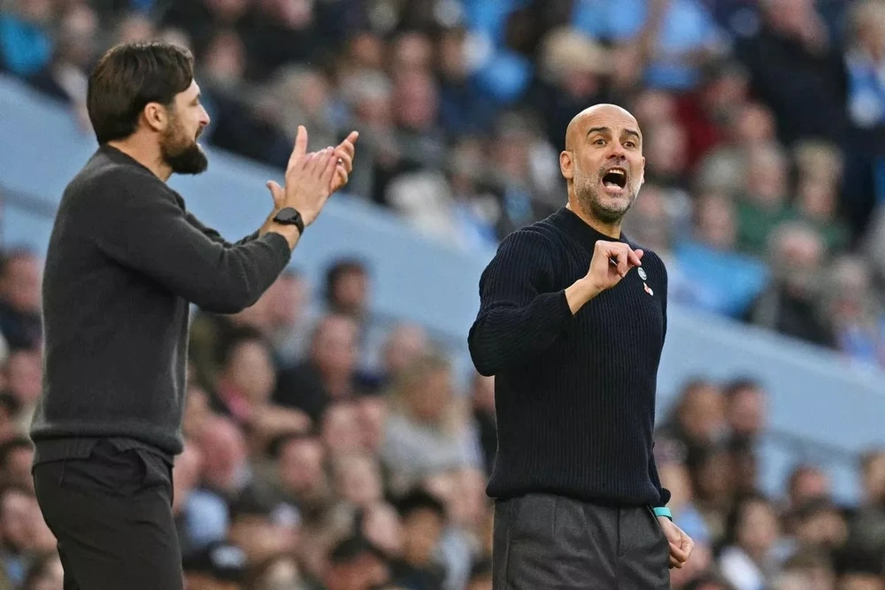 Pep Guardiola thừa nhận học hỏi được nhiều điều từ Russell