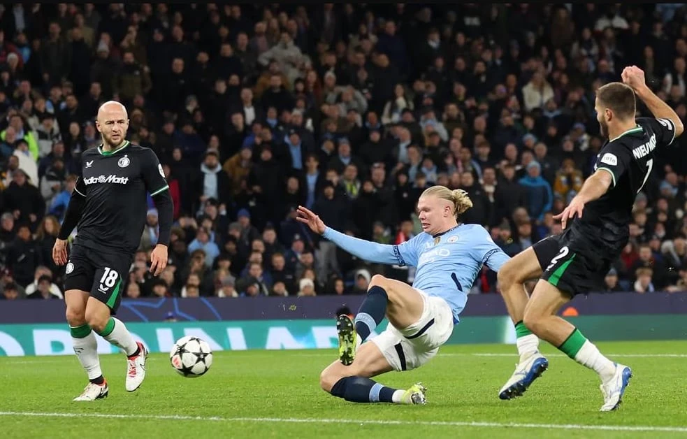 Man City vẫn không thắng ở Champions League