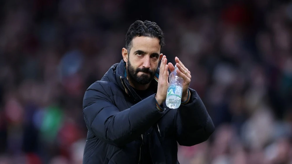 Amorim thừa nhận fan MU khiến ông xấu hổ,MU,AMORIM