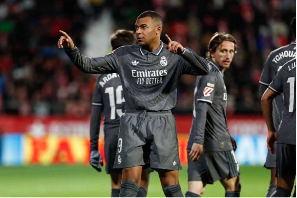 Real Madrid áp sát Barca