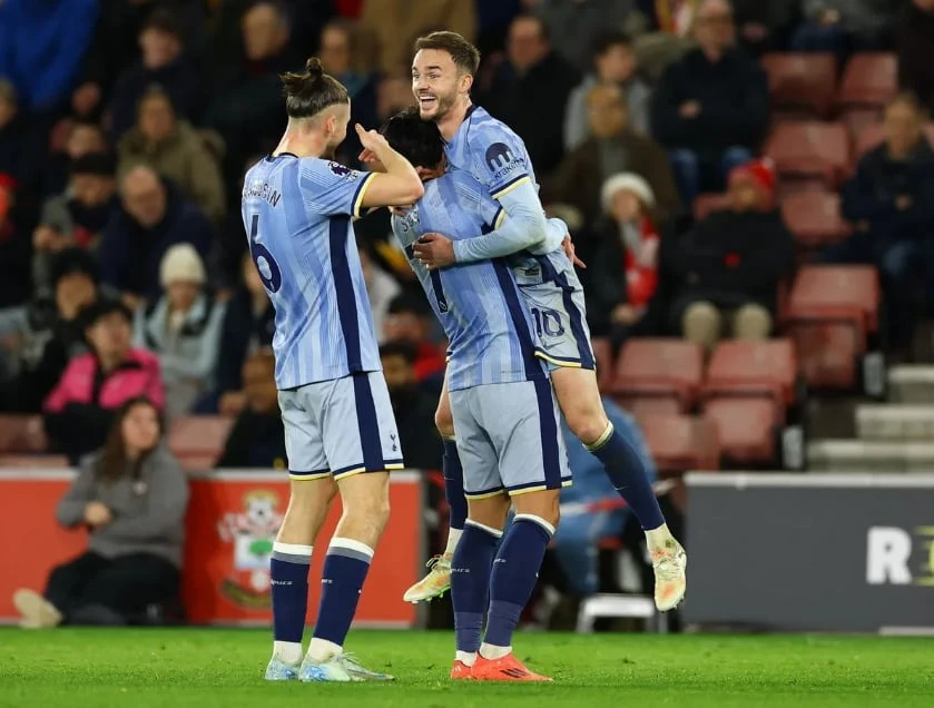 chông gai chờ gà trống,Tottenham