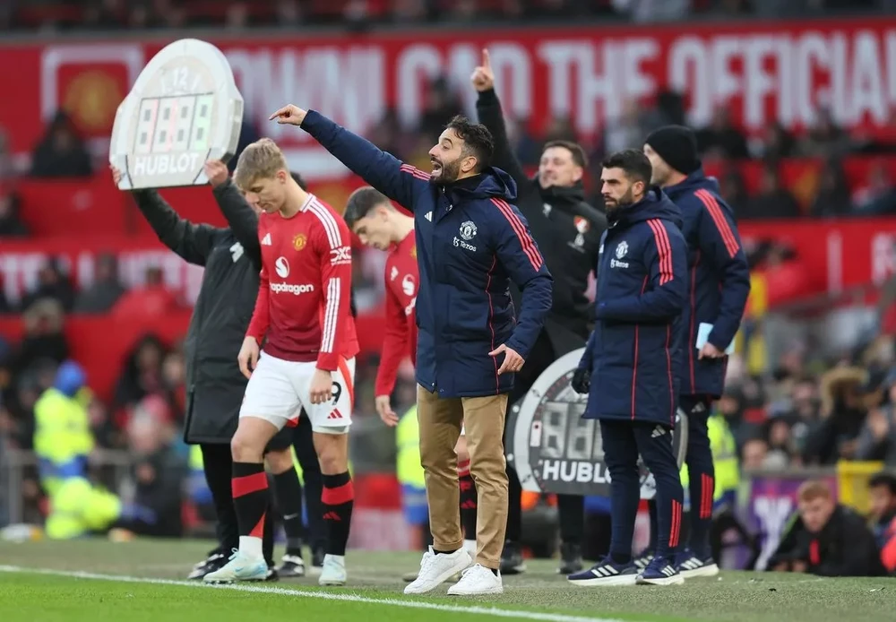 Amorim giải thích lý do liên tục thay đổi đội hình MU,MU,AMORIM