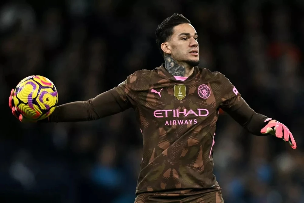 EDERSON-MANCHESTER-CITY.jpg