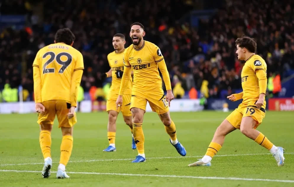 thách thức cho quỷ đỏ