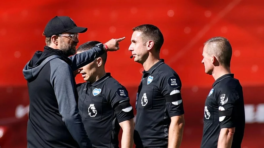 Trọng tài Coote khóc lóc xin lỗi Klopp và Liverpool,Liverpool,Klopp