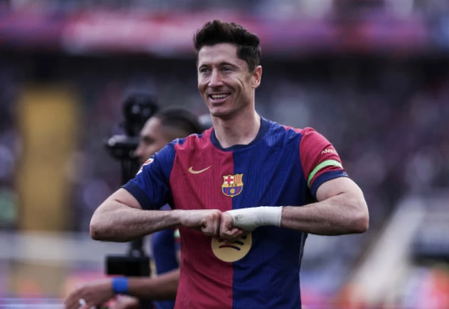 Barca áp sát Real Madrid