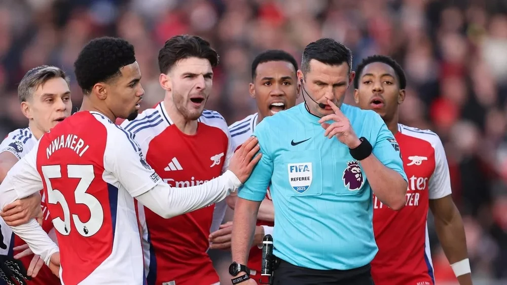 Arsenal bị FA trừng phạt,ARSENAL,FA