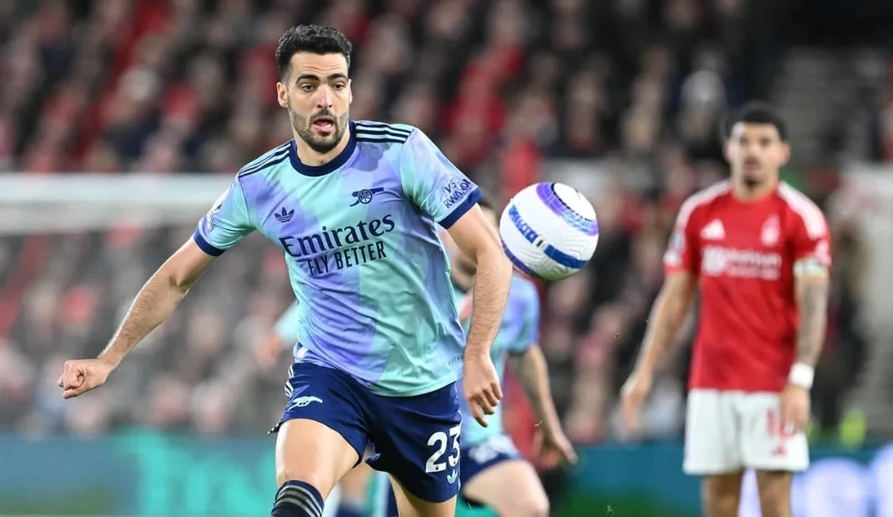 Arsenal đánh sập Old Trafford