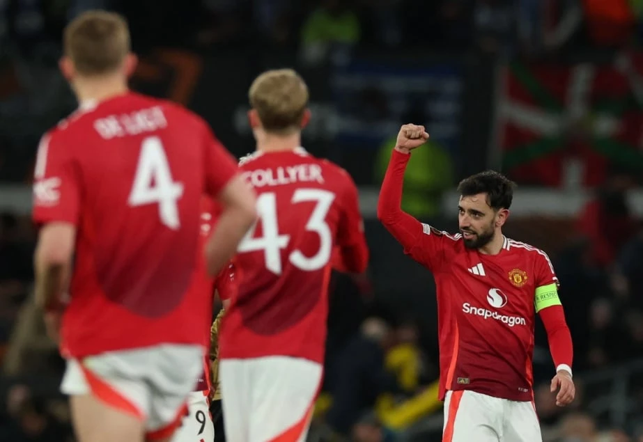 Bruno Fernandes lập hat-trick