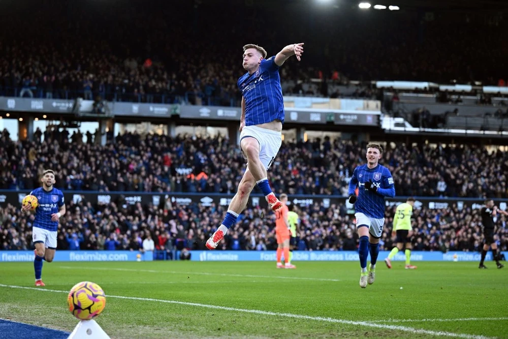 MU bổ sung tiền đạo thứ 5 vào danh sách chuyển nhượng,MU