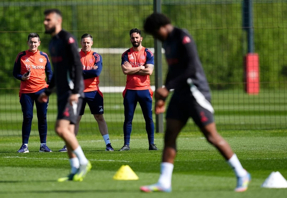 Amorim chấp nhận bị sỉ nhục vì MU,MU,AMORIM