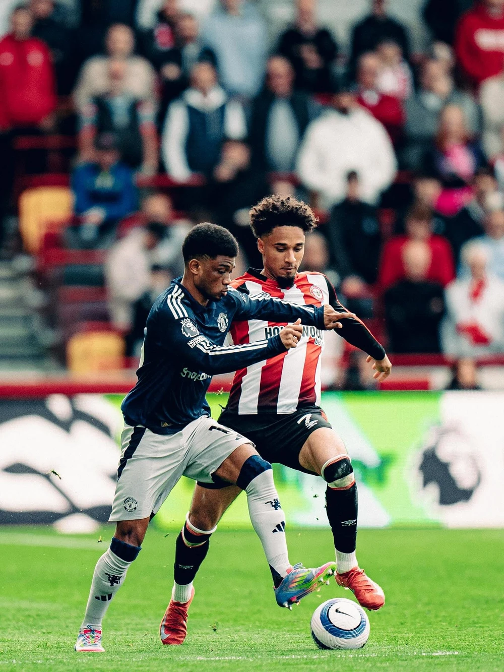 MU trắng tay trên sân khách