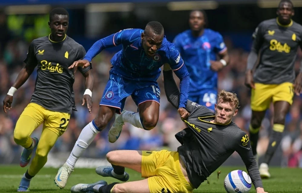 Chào đón tân vương Premier League