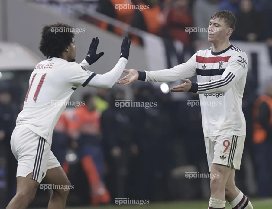 MU bán Hojlund hoặc Zirkzee ngay lập tức,MU,Hojlund,Zirkzee